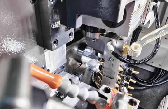 TSUGAMI SS207: una macchina CNC per la lavorazione di pezzi complessi ad alta precisione